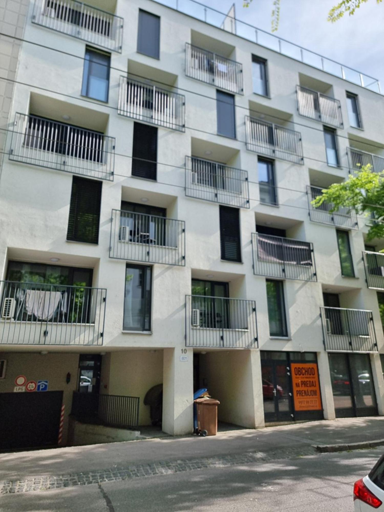 Apartman - Centrum 브라티슬라바 외부 사진